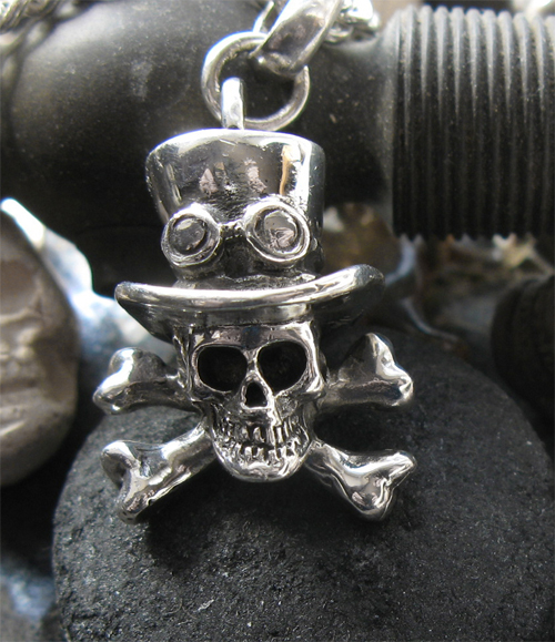 skull steampuk pendant