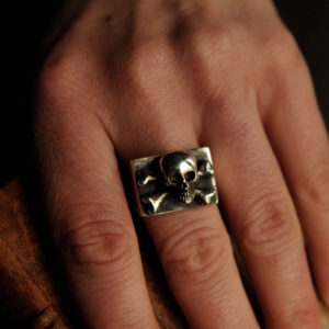 Bague skull and crossbones