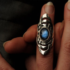 longue bague celtique avec labradorite en taille 52