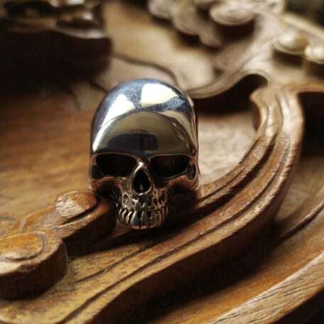 Très grosse bague tête de mort VLSR