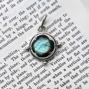 petit pendentif labradorite
